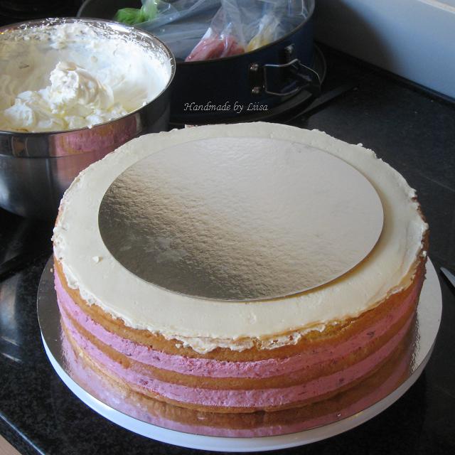 Täytetty kakku.JPG345292449